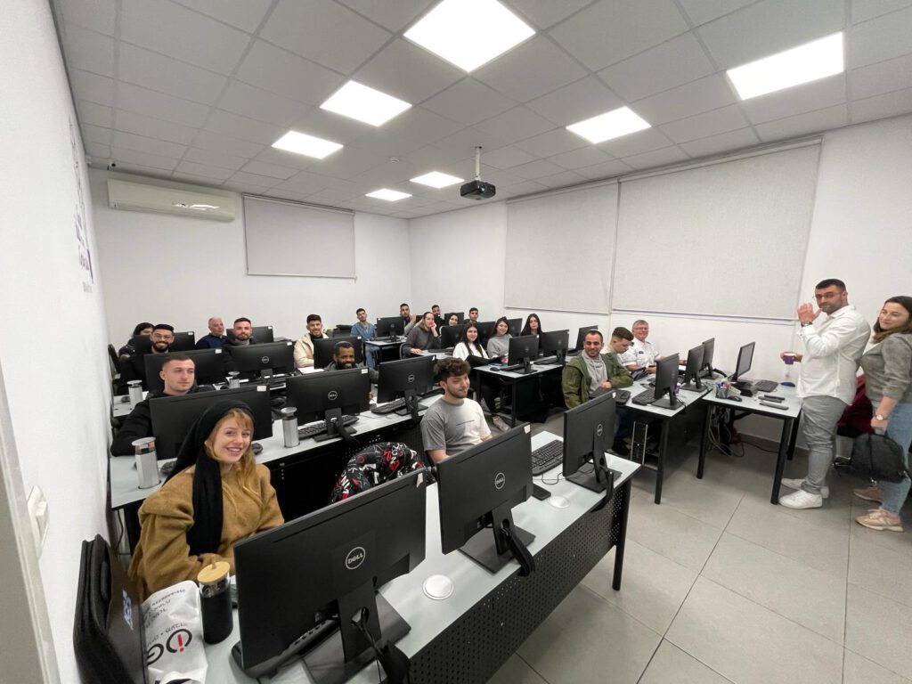 תלמידי קורס QA